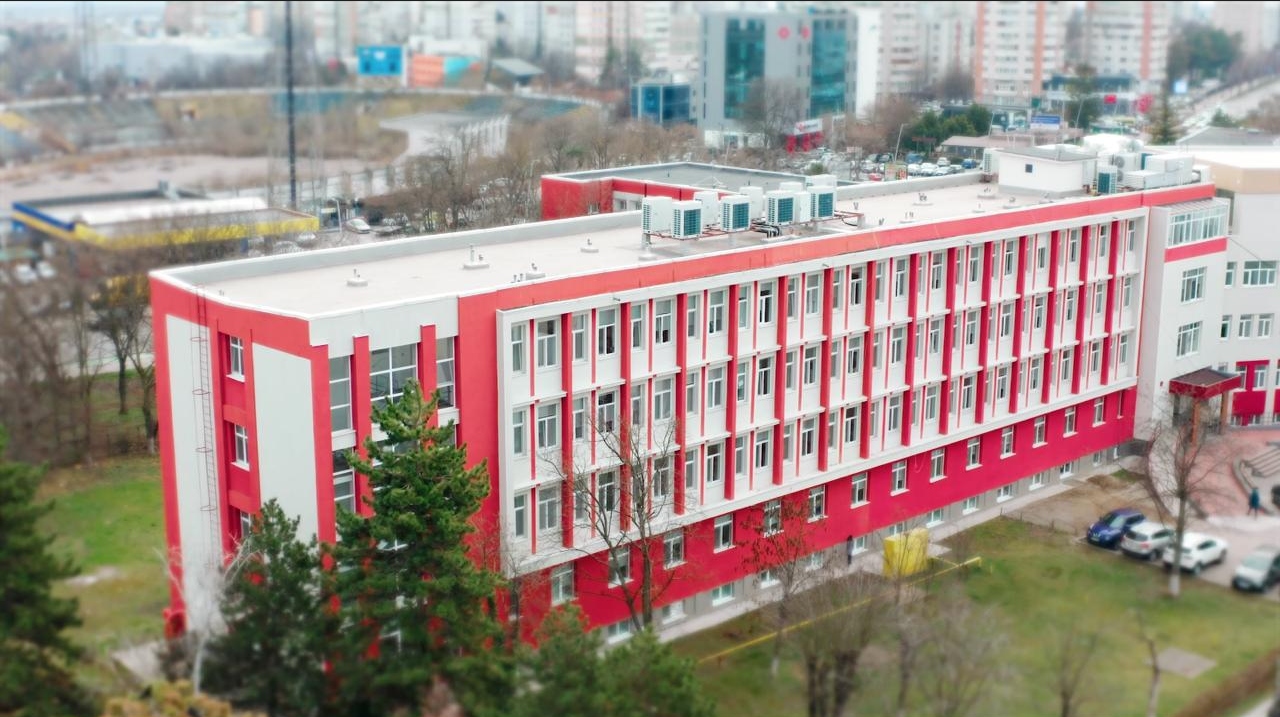 Dotarea Spitalului Județean de Urgentă Bacău cu echipamente medicale care tratează pacienți cardiaci critici